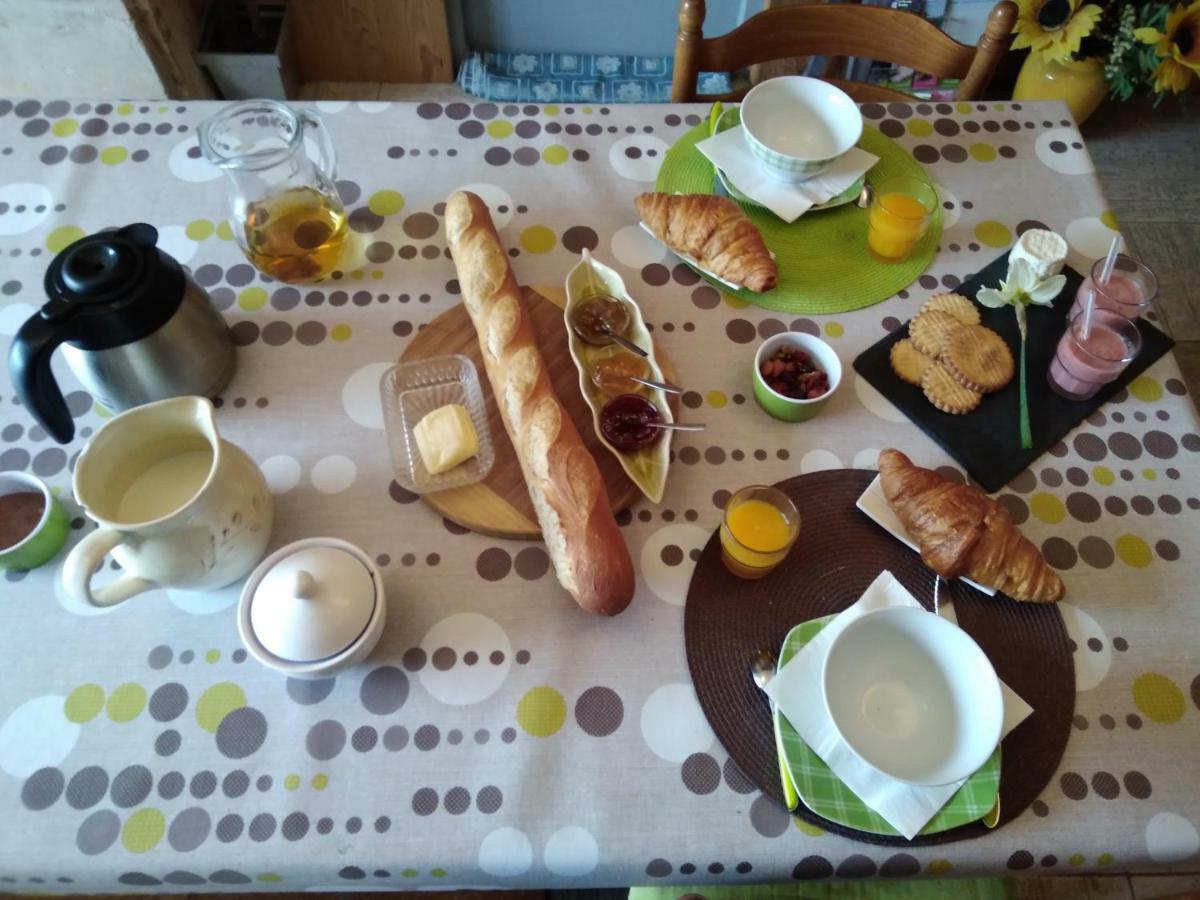 Bed and Breakfast Les Tourterelles Chabournay Esterno foto