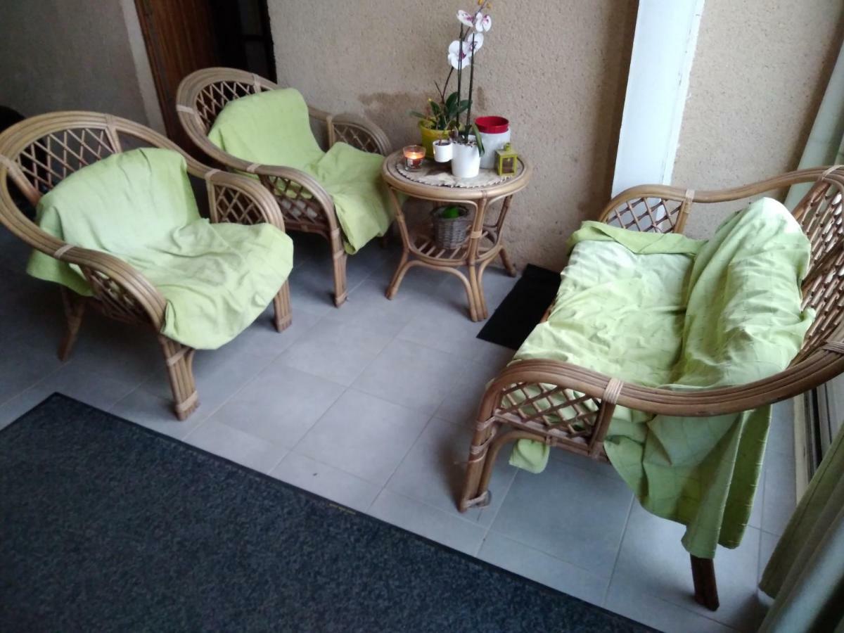 Bed and Breakfast Les Tourterelles Chabournay Esterno foto